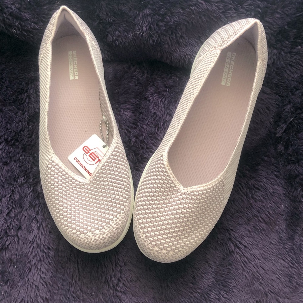 Sketchers lavender Goga Mat flat loafers [never worn] - size 8